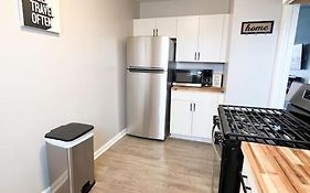 The Gateway: Entire Apartment 7 Mins From Airport