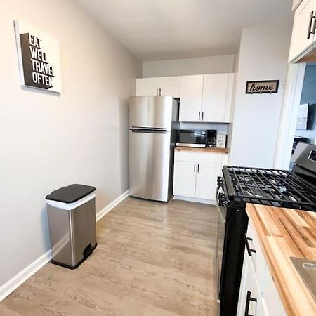 The Gateway: Entire Apartment 7 Mins From Airport Cleveland Exterior photo